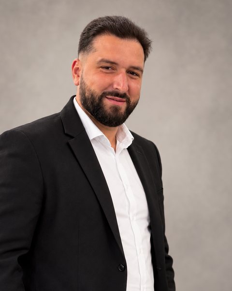 Aslan Alkilic, Inhaber von Aluprem
